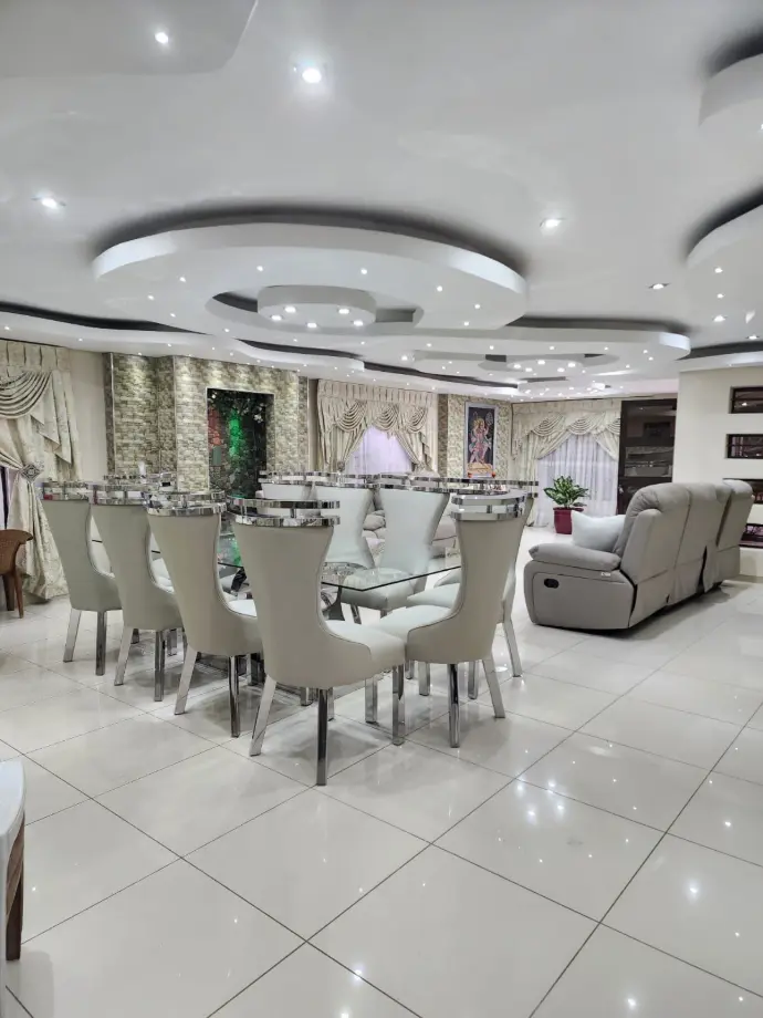 10 seater -glass table